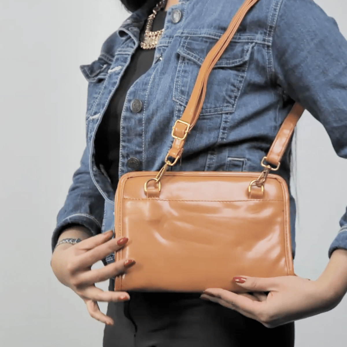 gid://shopify/MediaImage/25707630854214